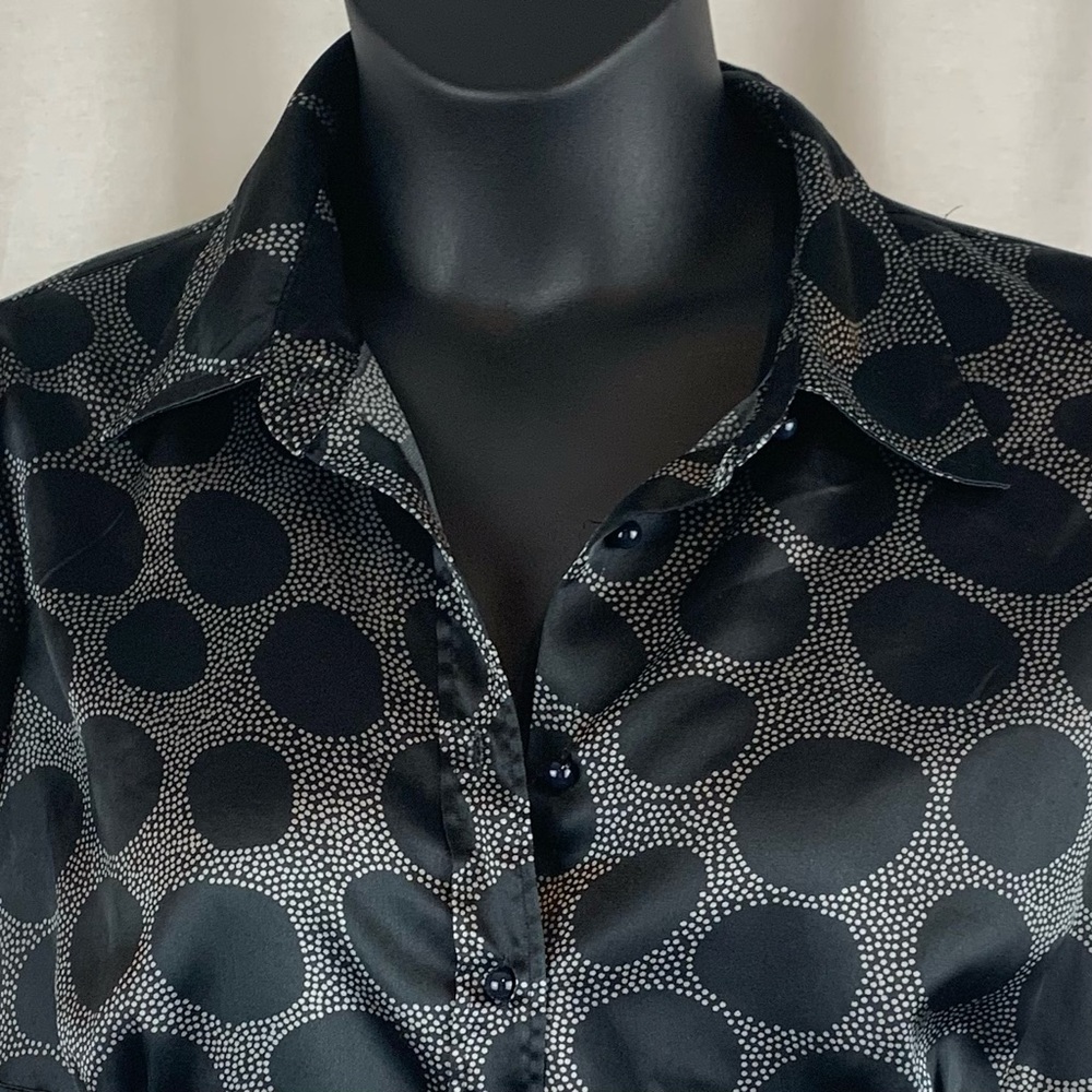 Apt 9 Satiny Polka Dot Fitted Dress shirt Blouse, Size XL - Picture 2 of 5